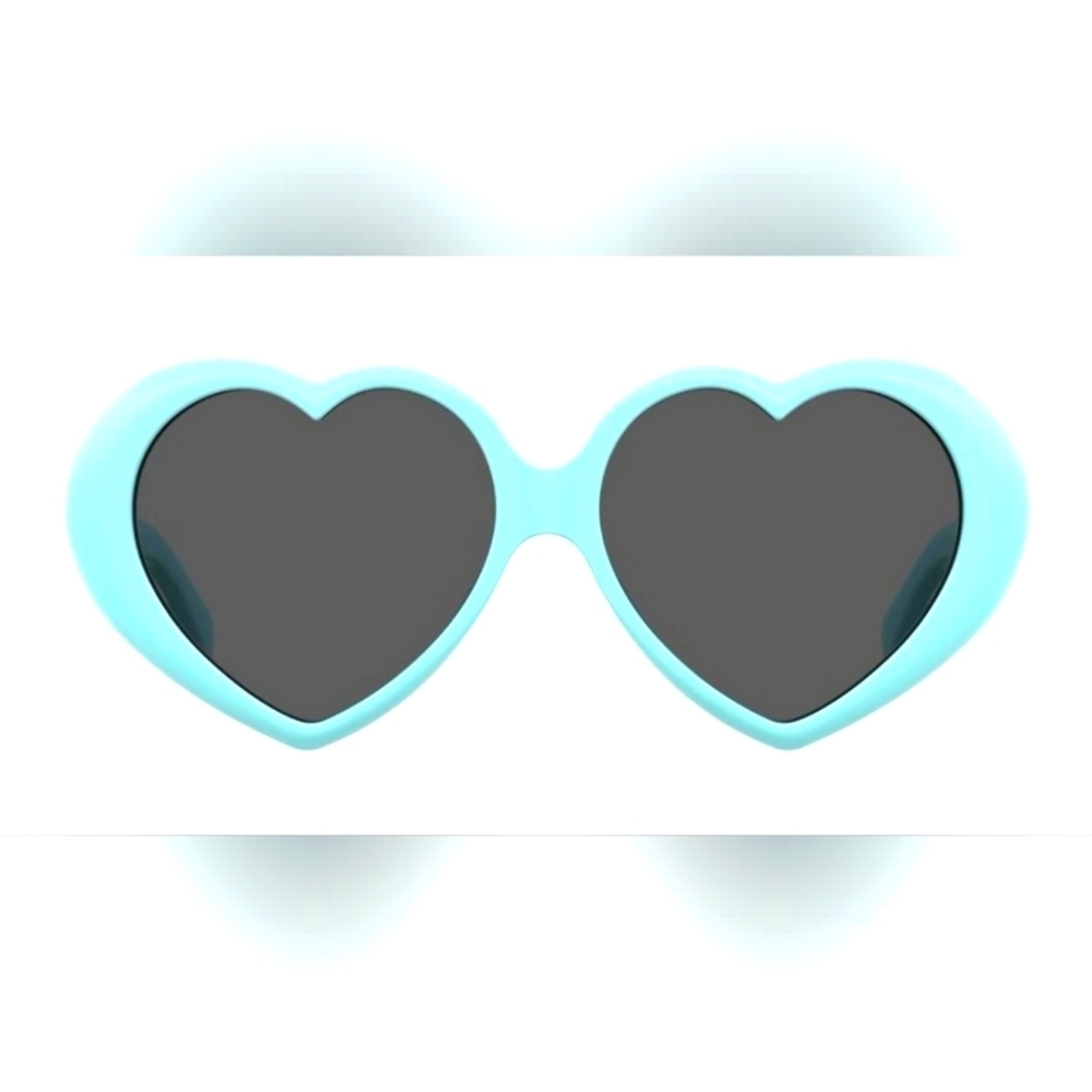 NWOT MOSCHINO HEARTS SUN GLASSES